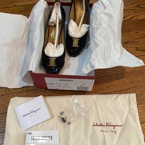 Salvatore Ferragamo Carla patent leather heels
